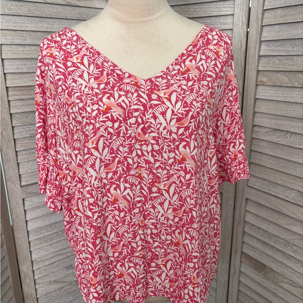 LOFT Womens short sleeve blouse size LG, Vneck, Salmon, Coral White Floral Swirl